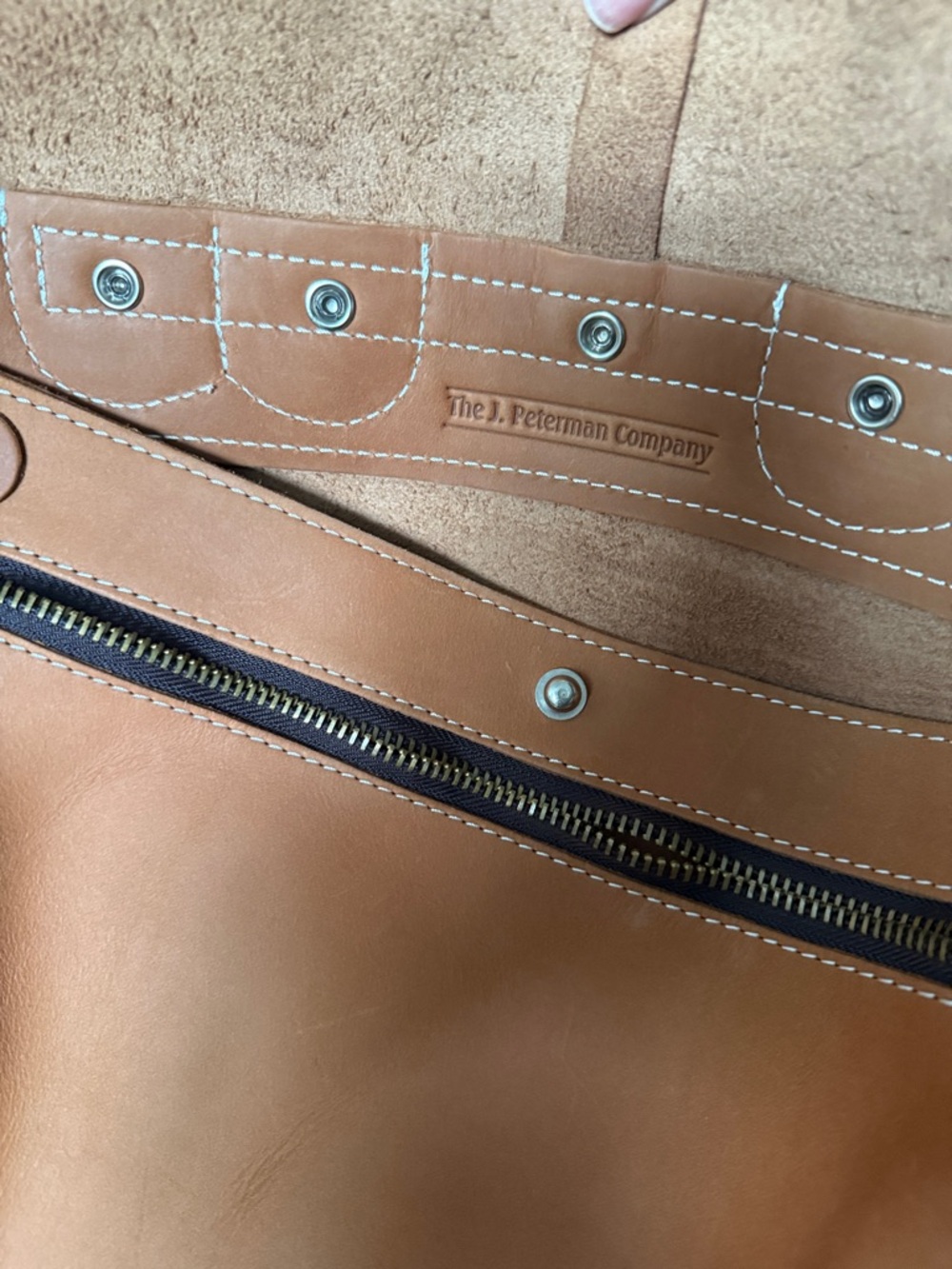J. Peterman Classic Brown Leather Shoulder Bag - Picture 5 of 5